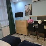 Eldom-noclegi, Kolejowa 15 Aparthotel