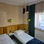 Aparthotel Eldom-noclegi, Kolejowa 15 4*