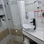 Aparthotel Eldom-noclegi, Kolejowa 15