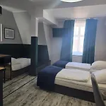 Aparthotel Eldom-noclegi, Kolejowa 15 4*