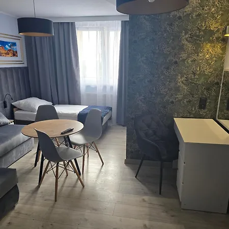 Aparthotel Eldom-noclegi, Kolejowa 15 4*