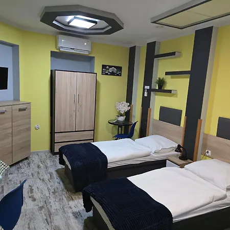 Aparthotel Eldom-noclegi, Kolejowa 15
