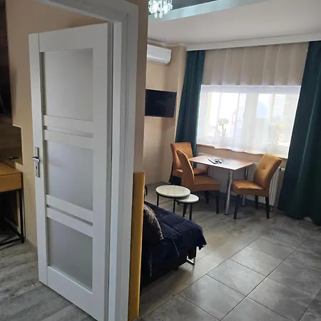 Eldom-noclegi, Kolejowa 15 Lejlighedshotel