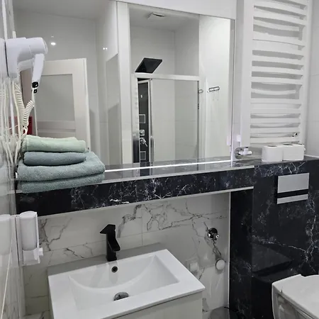 Apart-hotel Eldom-noclegi, Kolejowa 15