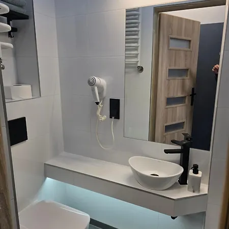 Aparthotel Eldom-noclegi, Kolejowa 15