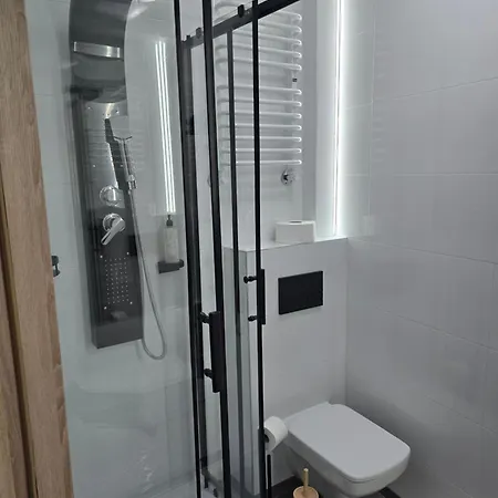 Appart hôtel Eldom-noclegi, Kolejowa 15 4*