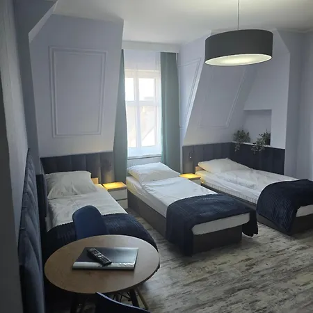 Eldom-noclegi, Kolejowa 15 Apart-hotel 4*