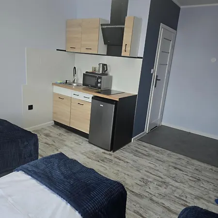 Apart-hotel Eldom-noclegi, Kolejowa 15 4*