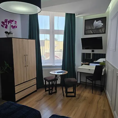 Aparthotel Eldom-noclegi, Kolejowa 15