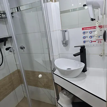 Aparthotel Eldom-noclegi, Kolejowa 15