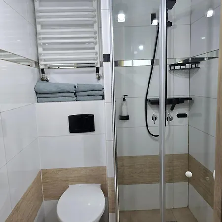 Eldom-noclegi, Kolejowa 15 Aparthotel
