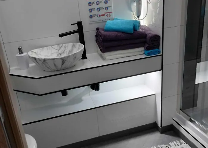 Aparthotel Eldom-noclegi, Kolejowa 15