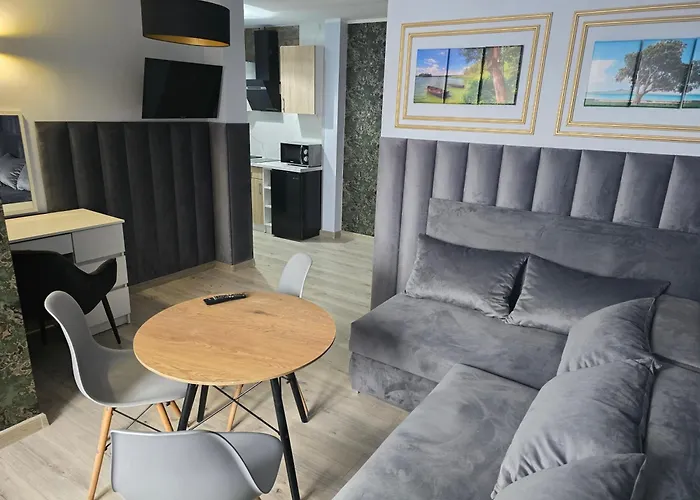 Eldom-noclegi, Kolejowa 15 Aparthotel