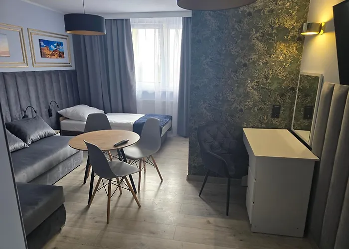 Aparthotel Eldom-noclegi, Kolejowa 15 4*