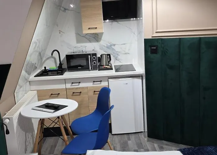 Eldom-noclegi, Kolejowa 15 Aparthotel