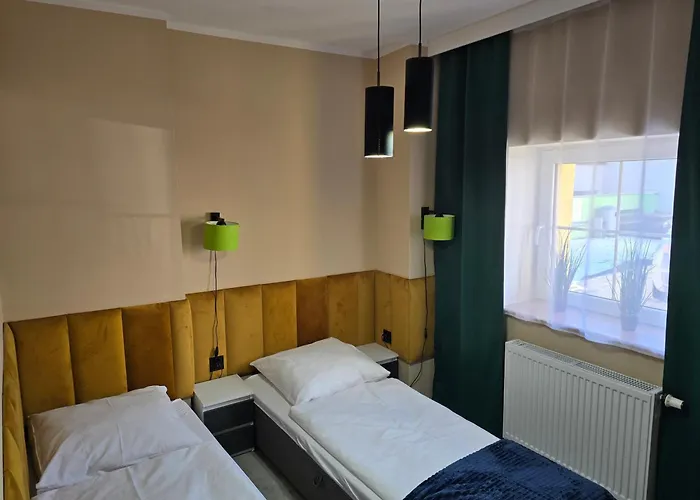 Aparthotel Eldom-noclegi, Kolejowa 15 4*