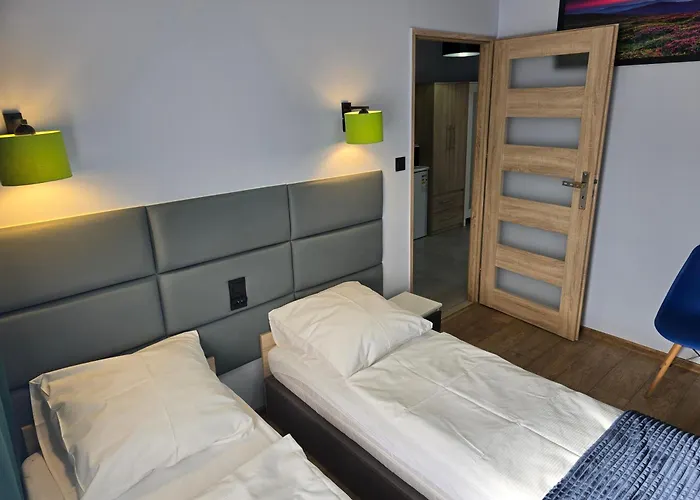 Eldom-noclegi, Kolejowa 15 Aparthotel