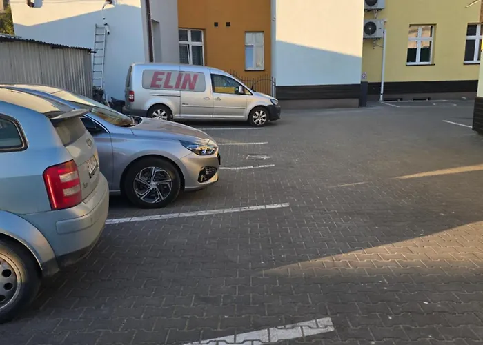 Aparthotel Eldom-noclegi, Kolejowa 15 4*