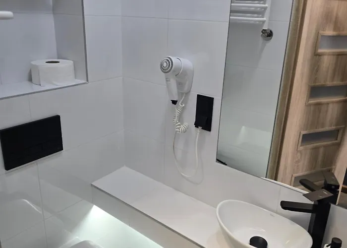 Eldom-noclegi, Kolejowa 15 4* Wagrowiec