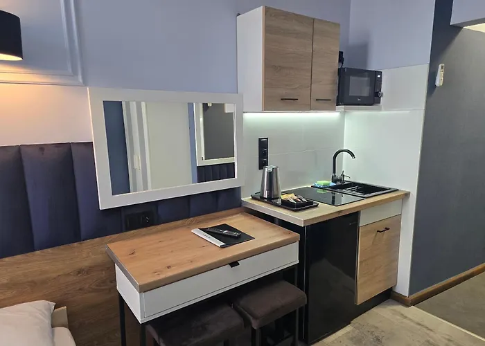 Eldom-noclegi, Kolejowa 15 Aparthotel