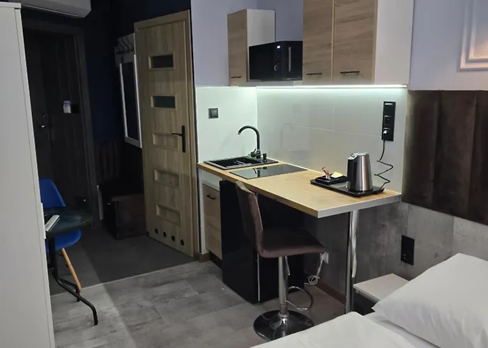 Aparthotel Eldom-noclegi, Kolejowa 15