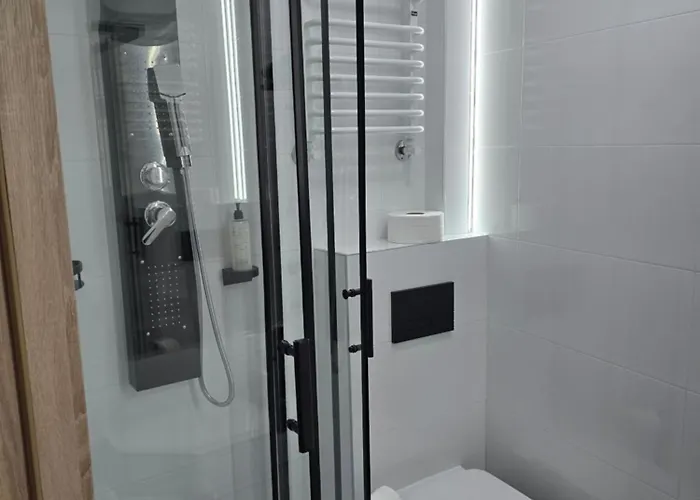 Aparthotel Eldom-noclegi, Kolejowa 15 4*