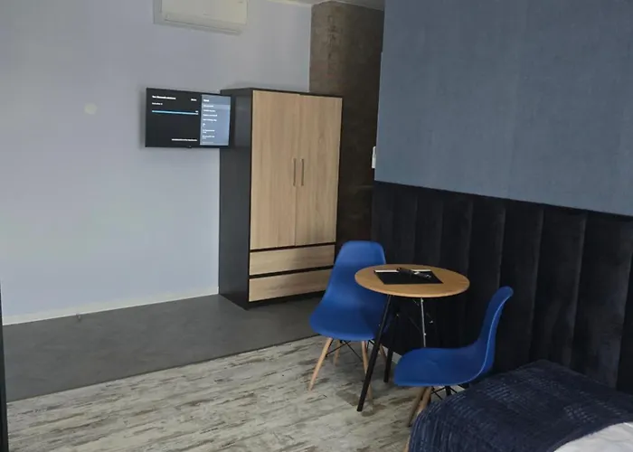 Eldom-noclegi, Kolejowa 15 Aparthotel