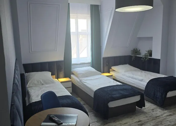 Eldom-noclegi, Kolejowa 15 Aparthotel 4*