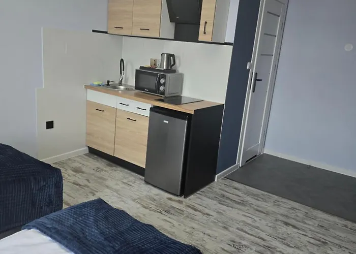 Aparthotel Eldom-noclegi, Kolejowa 15 4*