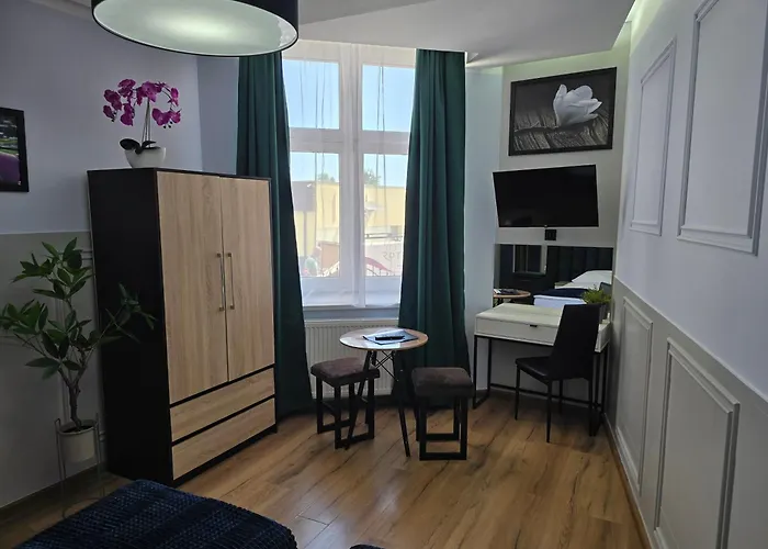 Aparthotel Eldom-noclegi, Kolejowa 15